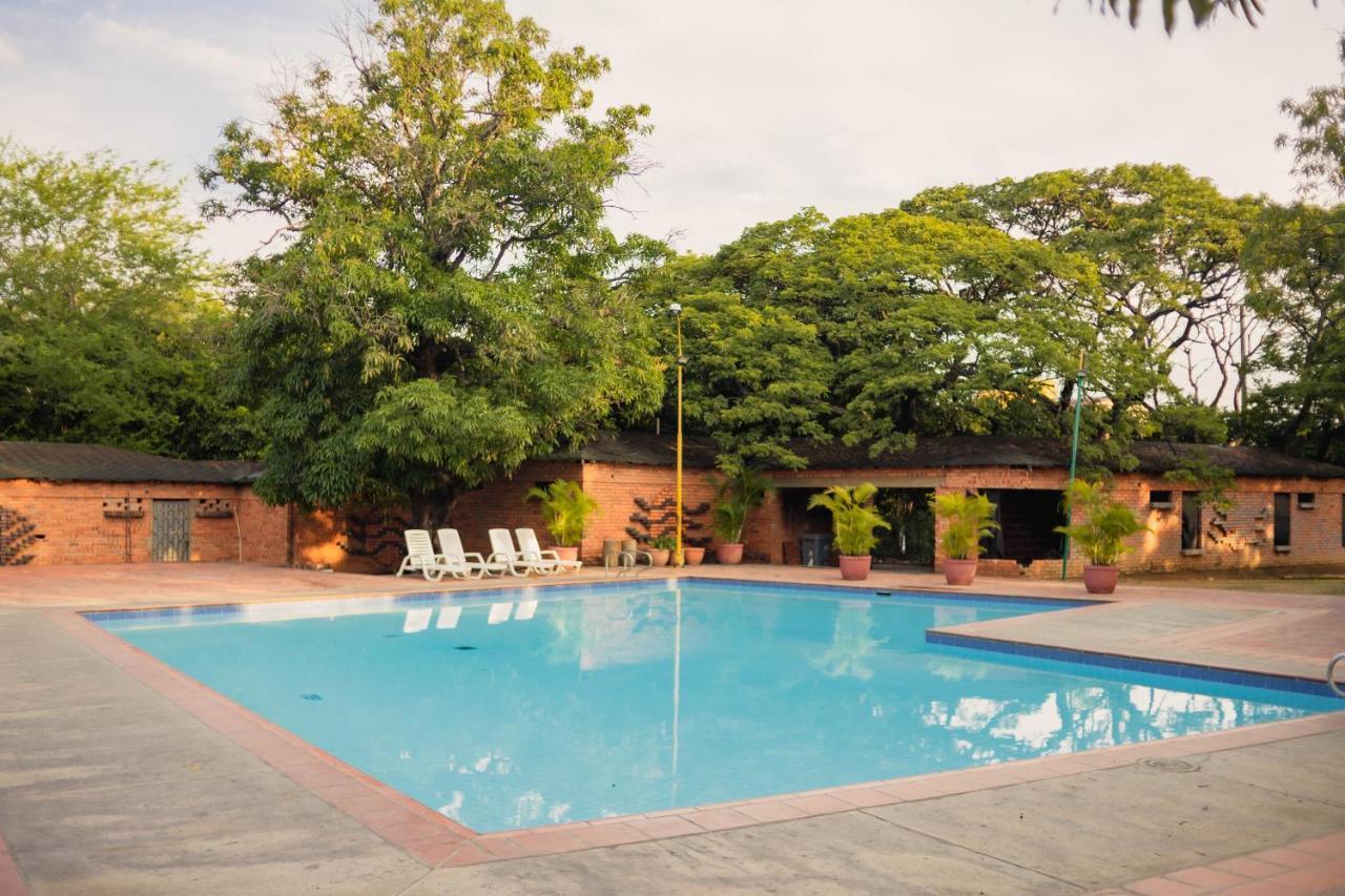 Hotel Faranda Bolívar Cúcuta Resort Exterior foto
