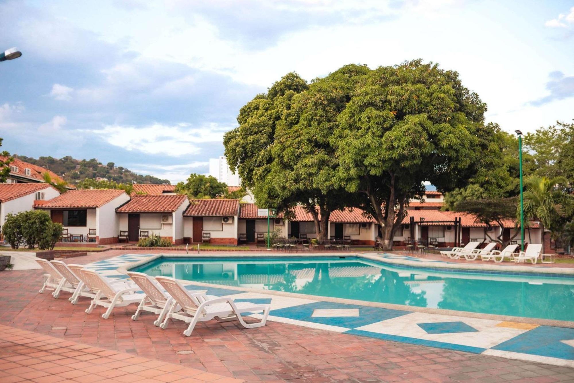 Hotel Faranda Bolívar Cúcuta Resort Exterior foto